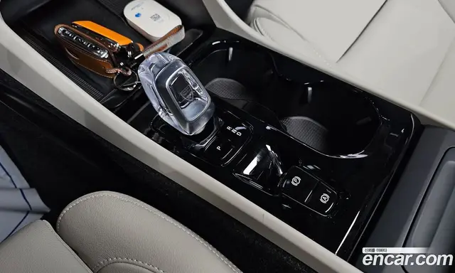 Volvo XC40 2025 2.0 автомат (гидро), миниатюра 12