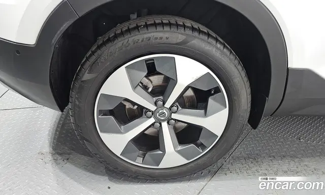 Volvo XC40 2025 2.0 автомат (гидро), миниатюра 5