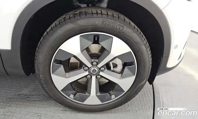 Volvo XC40 2025 2.0 автомат (гидро), миниатюра 7