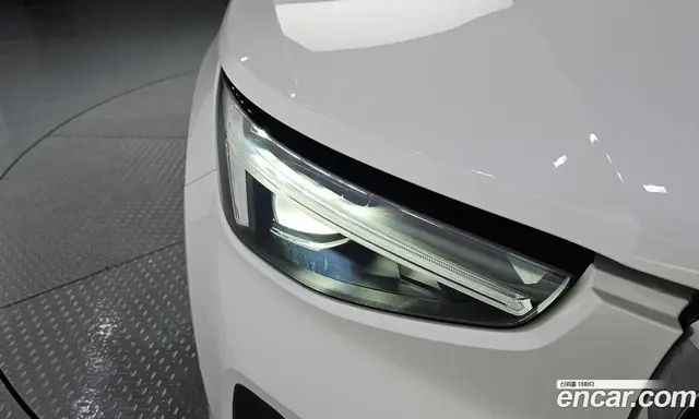 Volvo XC40 2025 2.0 автомат (гидро), миниатюра 8