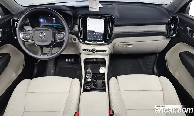 Volvo XC40 2025 2.0 автомат (гидро), миниатюра 10