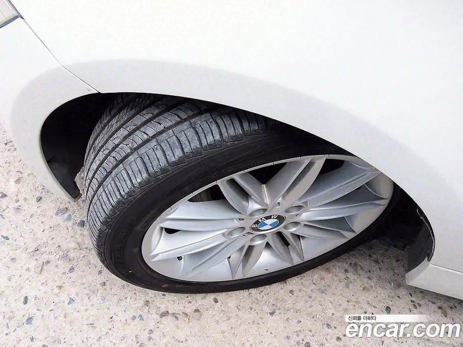 BMW 1 серия 2008 2.0 автомат (гидро), фото 19
