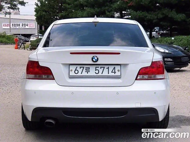 BMW 1 серия 2008 2.0 автомат (гидро), миниатюра 4
