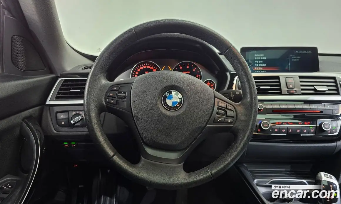 BMW 3 серия 2017 2.0 автомат (гидро), фото 13