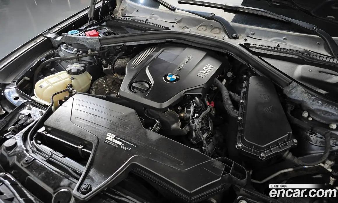 BMW 3 серия 2017 2.0 автомат (гидро), фото 6