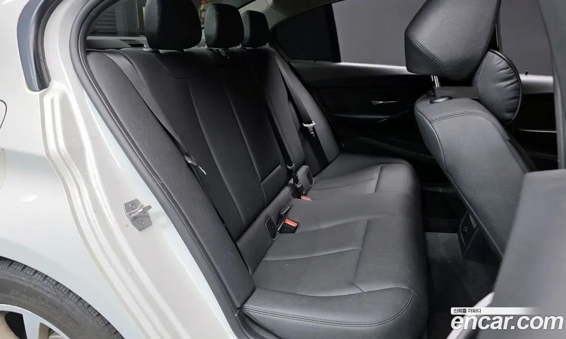 BMW 3 серия 2017 2.0 автомат (гидро), фото 12