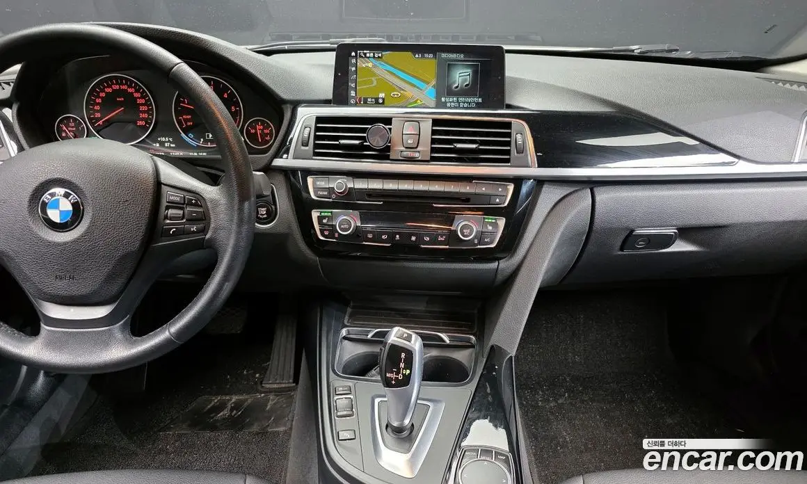 BMW 3 серия 2017 2.0 автомат (гидро), фото 14