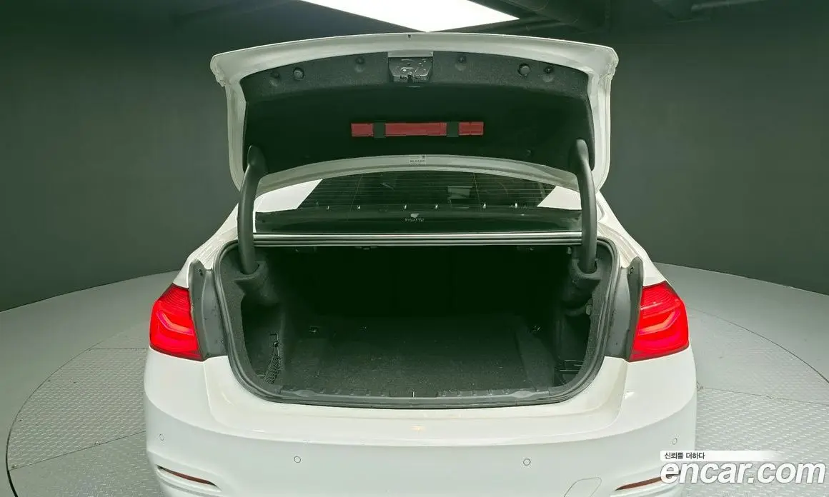 BMW 3 серия 2017 2.0 автомат (гидро), фото 20