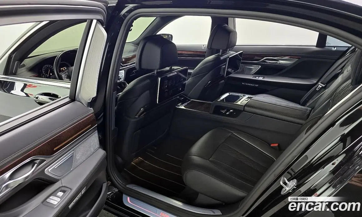 BMW 7 серия 2016 4.4 автомат (гидро), фото 11