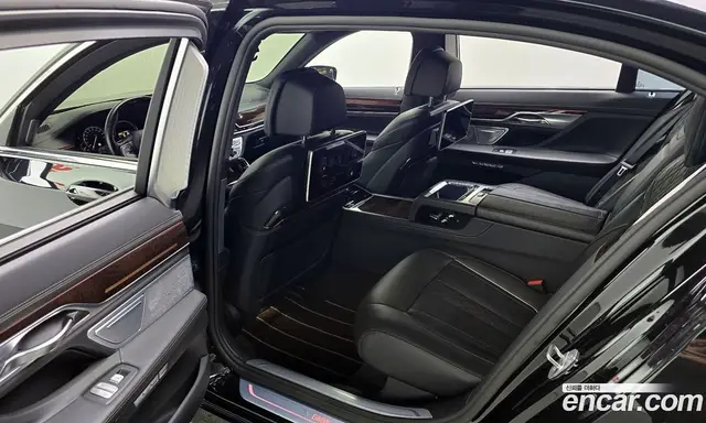 BMW 7 серия 2016 4.4 автомат (гидро), миниатюра 11