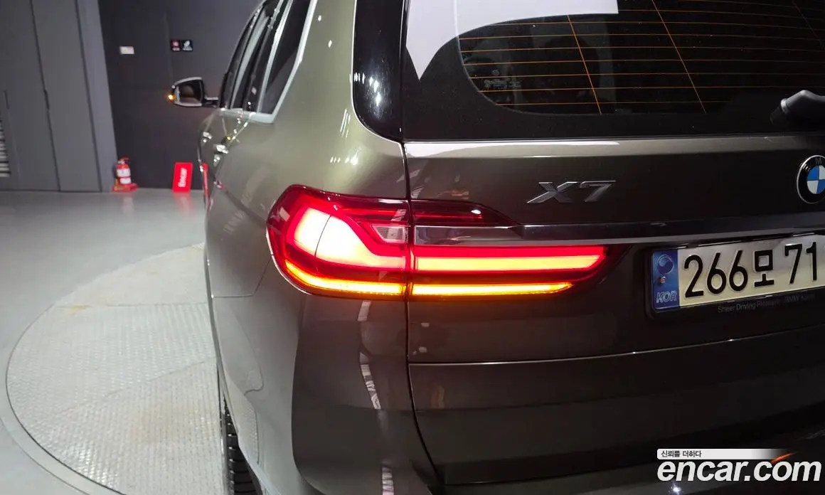 BMW X7 2022 3.0 автомат (гидро), фото 8