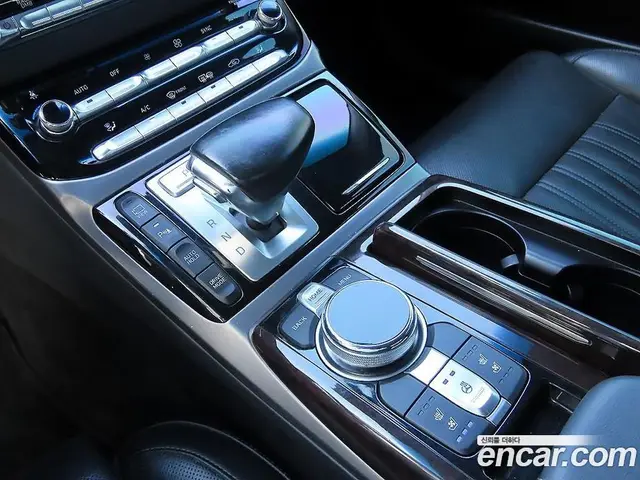 Genesis EQ900 2016 3.8 автомат (гидро), миниатюра 11 Genesis EQ900 2016 3.8 автомат (гидро), миниатюра 11