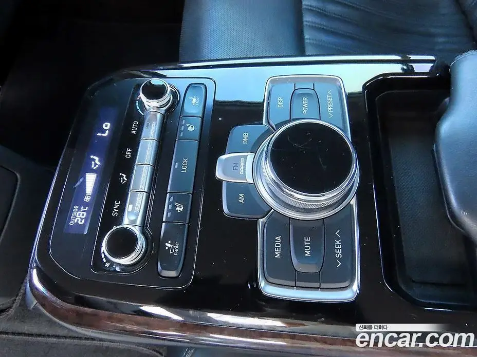 Genesis EQ900 2016 3.8 автомат (гидро), фото 17 Genesis EQ900 2016 3.8 автомат (гидро), фото 17