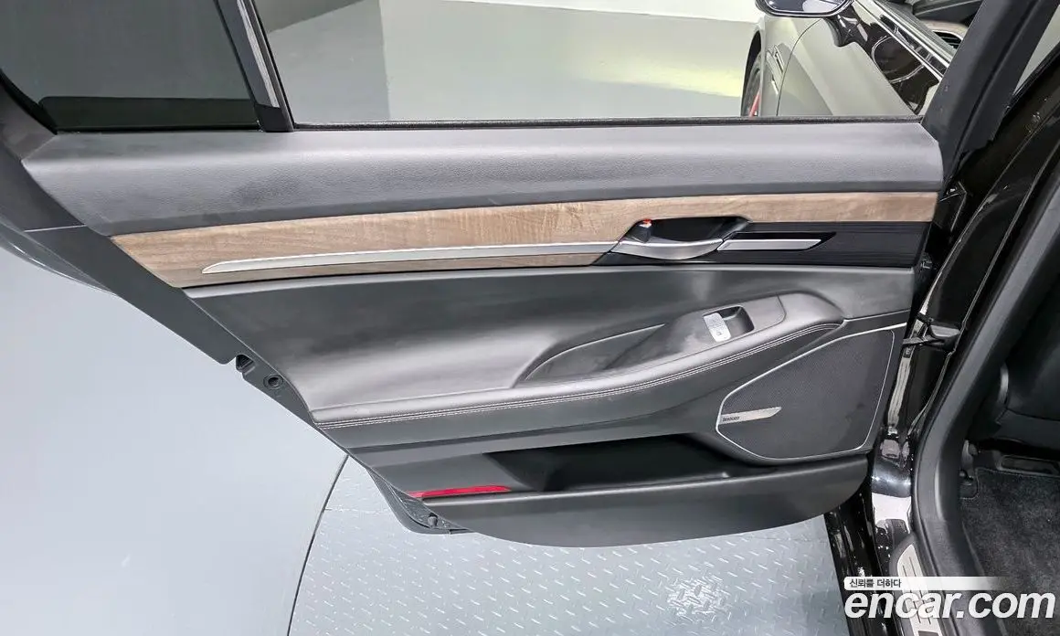 Genesis G90 2019 3.8 автомат (гидро), фото 15 Genesis G90 2019 3.8 автомат (гидро), фото 15
