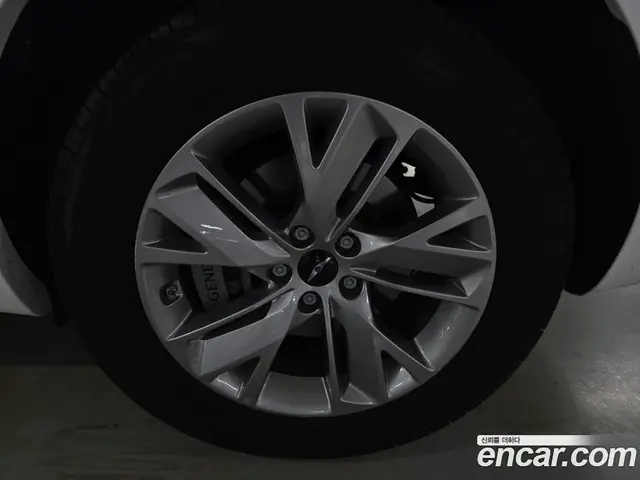 Genesis GV70 2024 2.5 автомат (гидро), миниатюра 7