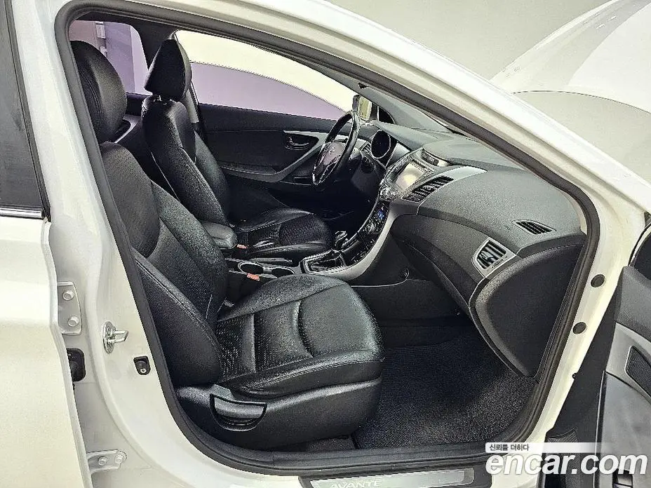 Hyundai Avante 2013 1.6 автомат (гидро), фото 16