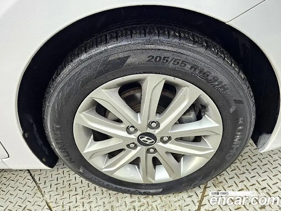 Hyundai Avante 2013 1.6 автомат (гидро), фото 20