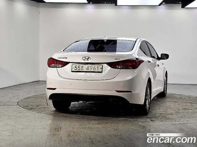 Hyundai Avante 2013 1.6 автомат (гидро), миниатюра 3