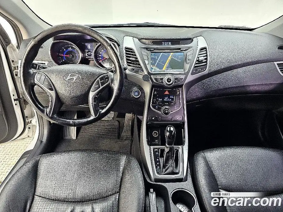 Hyundai Avante 2013 1.6 автомат (гидро), фото 5