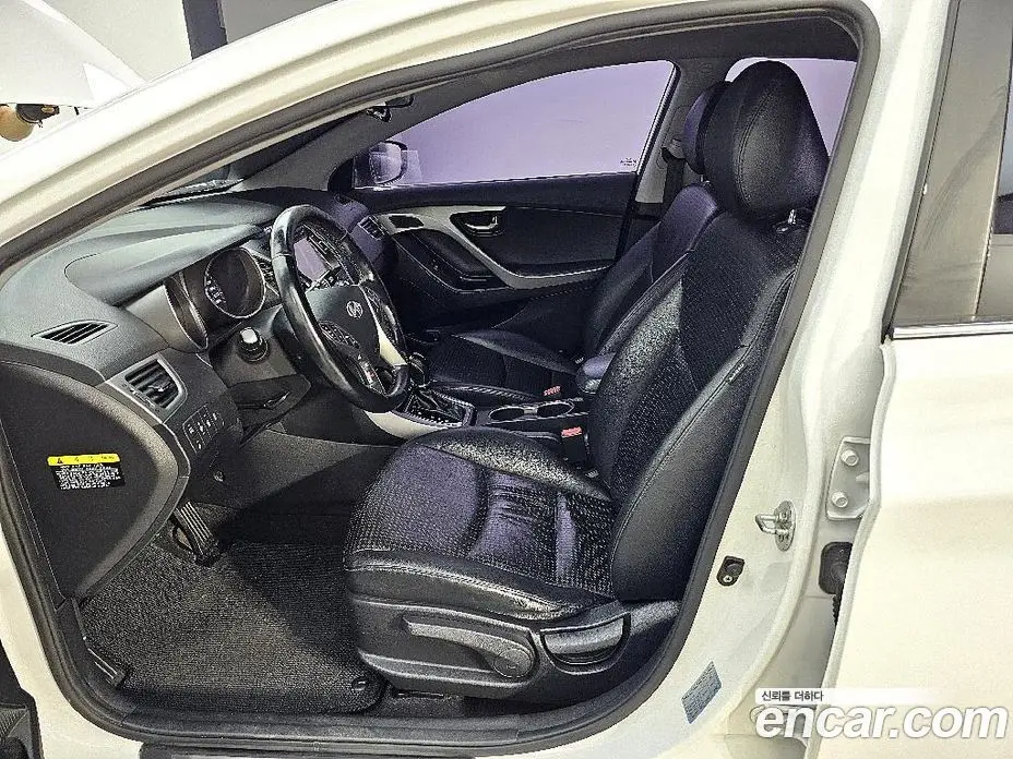 Hyundai Avante 2013 1.6 автомат (гидро), фото 8