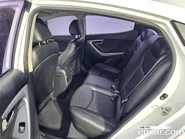 Hyundai Avante 2013 1.6 автомат (гидро), миниатюра 9