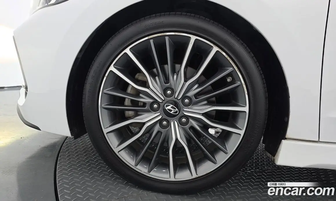 Hyundai Avante 2016 1.6 автомат (гидро), фото 5