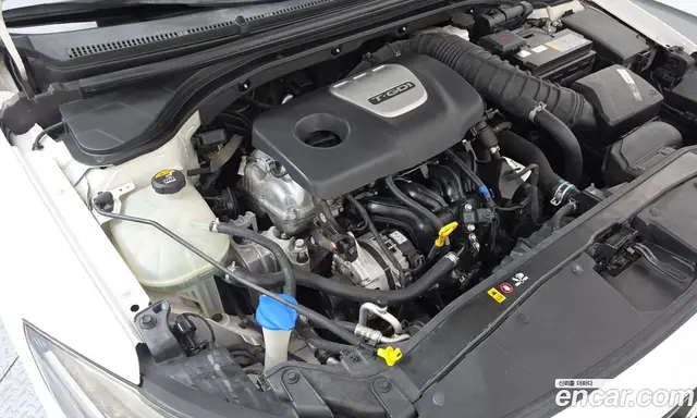 Hyundai Avante 2016 1.6 автомат (гидро), миниатюра 6