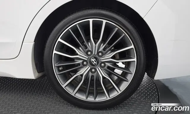 Hyundai Avante 2016 1.6 автомат (гидро), миниатюра 7
