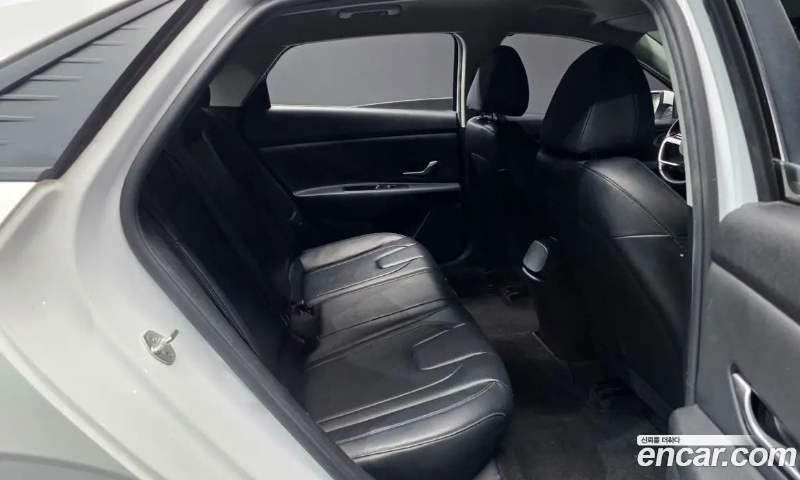Hyundai Avante 2021 1.6 автомат (гидро), фото 12