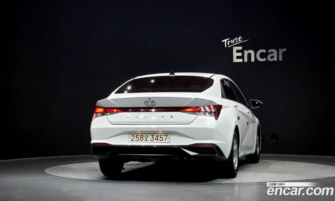 Hyundai Avante 2021 1.6 автомат (гидро), фото 4