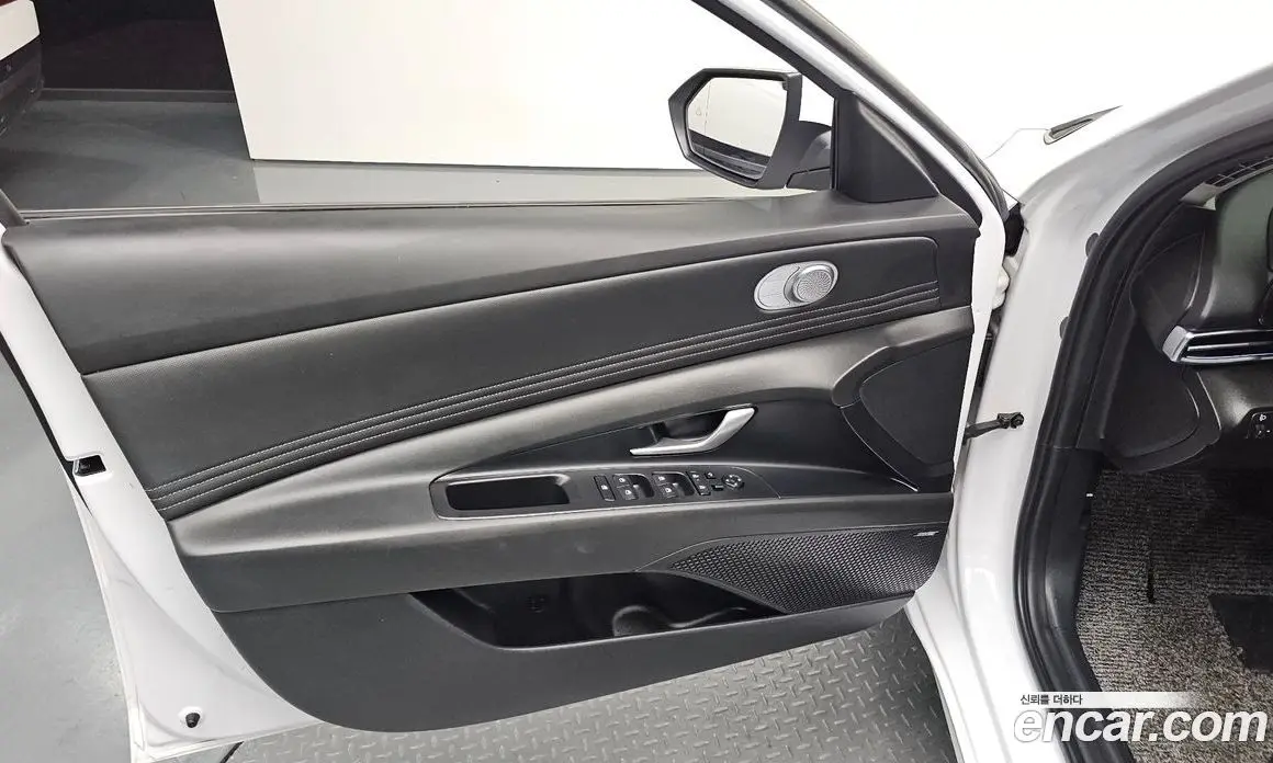 Hyundai Avante 2023 1.6 автомат (гидро), фото 14