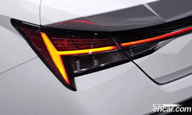 Hyundai Avante 2023 1.6 автомат (гидро), миниатюра 9