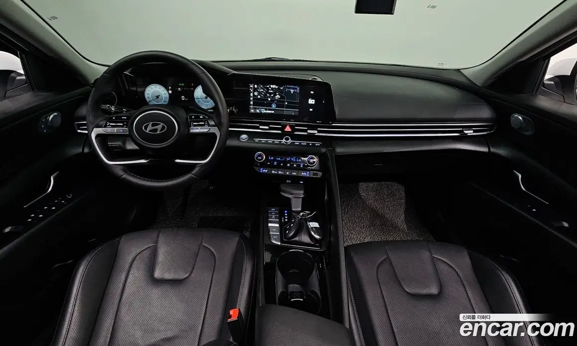 Hyundai Avante 2023 1.6 автомат (гидро), фото 10