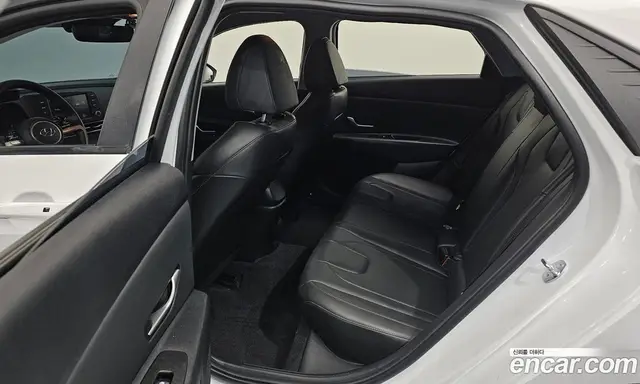 Hyundai Avante 2023 1.6 автомат (гидро), миниатюра 11
