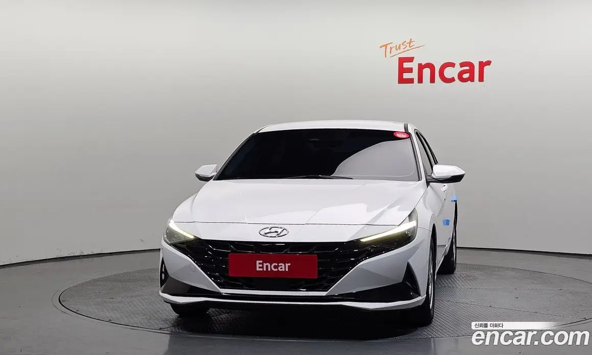 Hyundai Avante 2023 1.6 автомат (гидро), фото 3