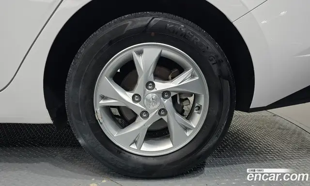 Hyundai Avante 2023 1.6 автомат (гидро), миниатюра 5