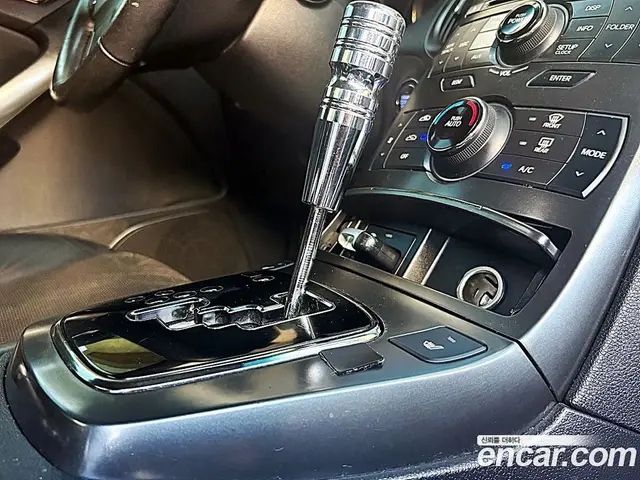 Hyundai Genesis 2010 3.8 автомат (гидро), миниатюра 9