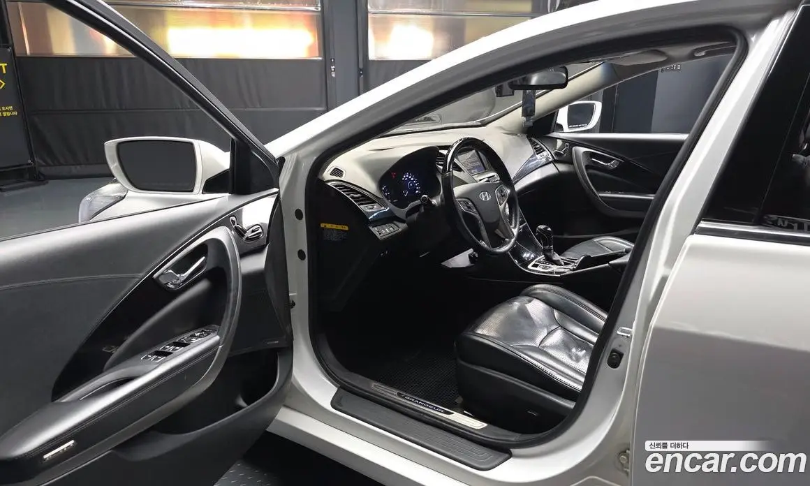 Hyundai Grandeur 2012 3.0 автомат (гидро), фото 10