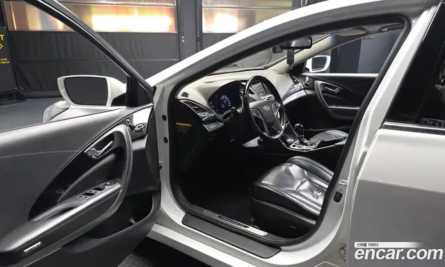 Hyundai Grandeur 2012 3.0 автомат (гидро), миниатюра 10