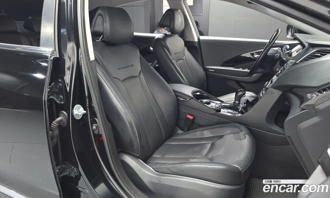 Hyundai Grandeur 2014 3.0 автомат (гидро), фото 16