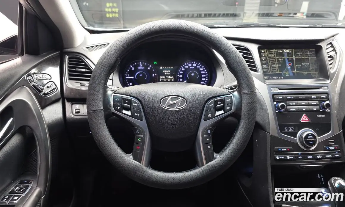 Hyundai Grandeur 2014 2.2 автомат (гидро), фото 13 Hyundai Grandeur 2014 2.2 автомат (гидро), фото 13