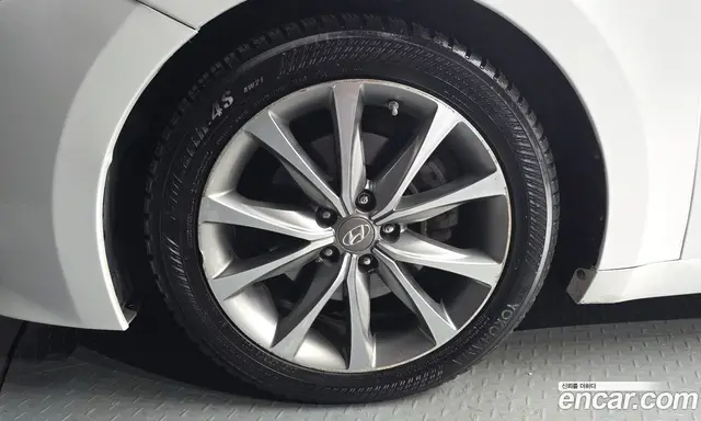 Hyundai Grandeur 2014 2.2 автомат (гидро), миниатюра 5 Hyundai Grandeur 2014 2.2 автомат (гидро), миниатюра 5