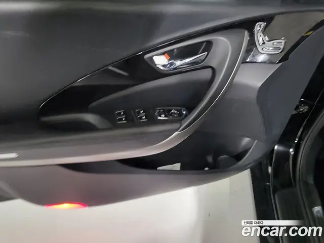 Hyundai Grandeur 2015 2.4 автомат (гидро), миниатюра 12
