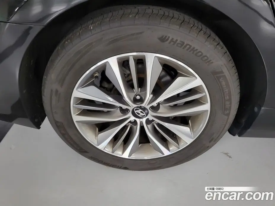 Hyundai Grandeur 2015 2.4 автомат (гидро), фото 19