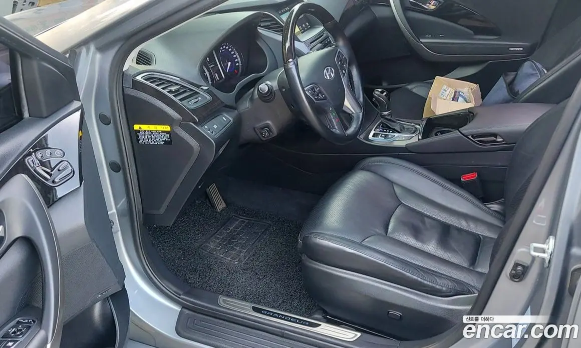 Hyundai Grandeur 2015 2.4 автомат (гидро), фото 12