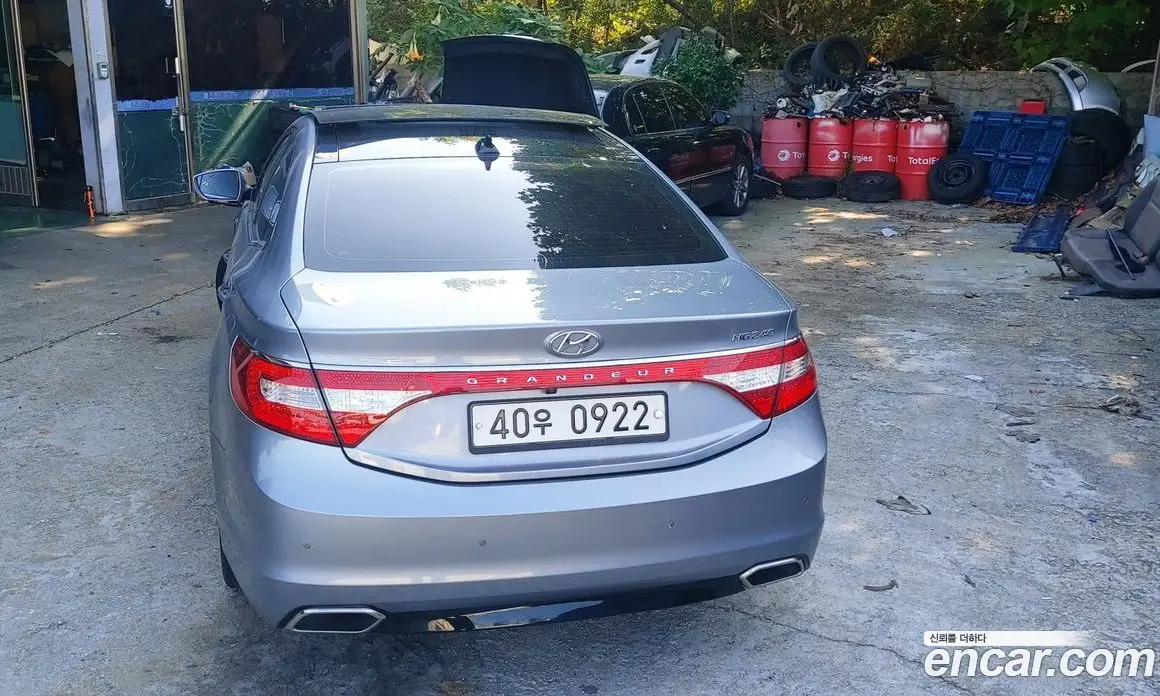 Hyundai Grandeur 2015 2.4 автомат (гидро), фото 20