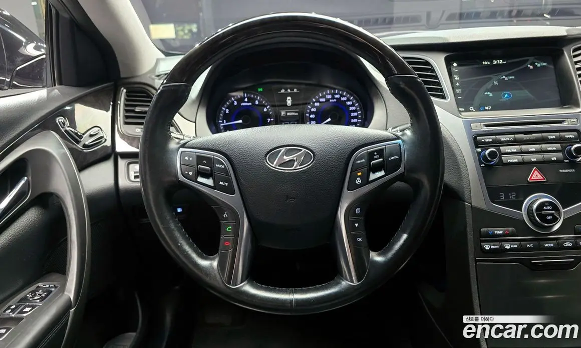 Hyundai Grandeur 2016 2.4 автомат (гидро), фото 13