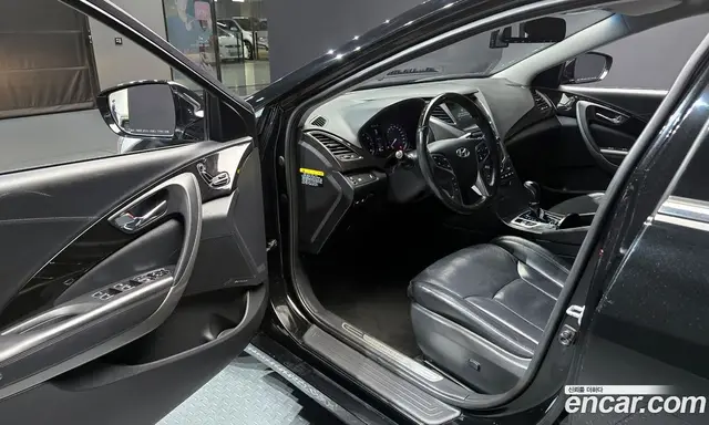 Hyundai Grandeur 2016 2.4 автомат (гидро), миниатюра 10