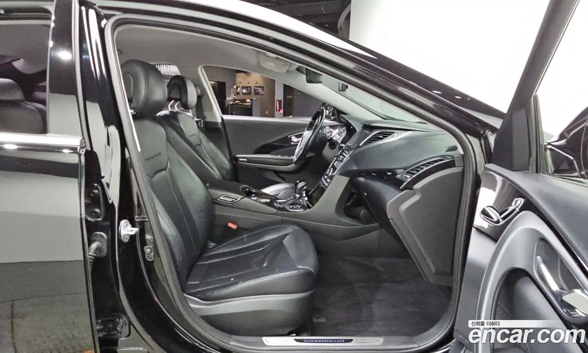 Hyundai Grandeur 2016 3.0 автомат (гидро), фото 12