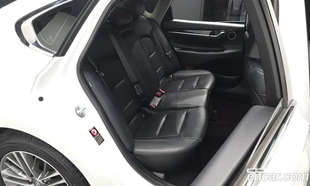 Hyundai Grandeur 2017 2.4 автомат (гидро), миниатюра 11 Hyundai Grandeur 2017 2.4 автомат (гидро), миниатюра 11